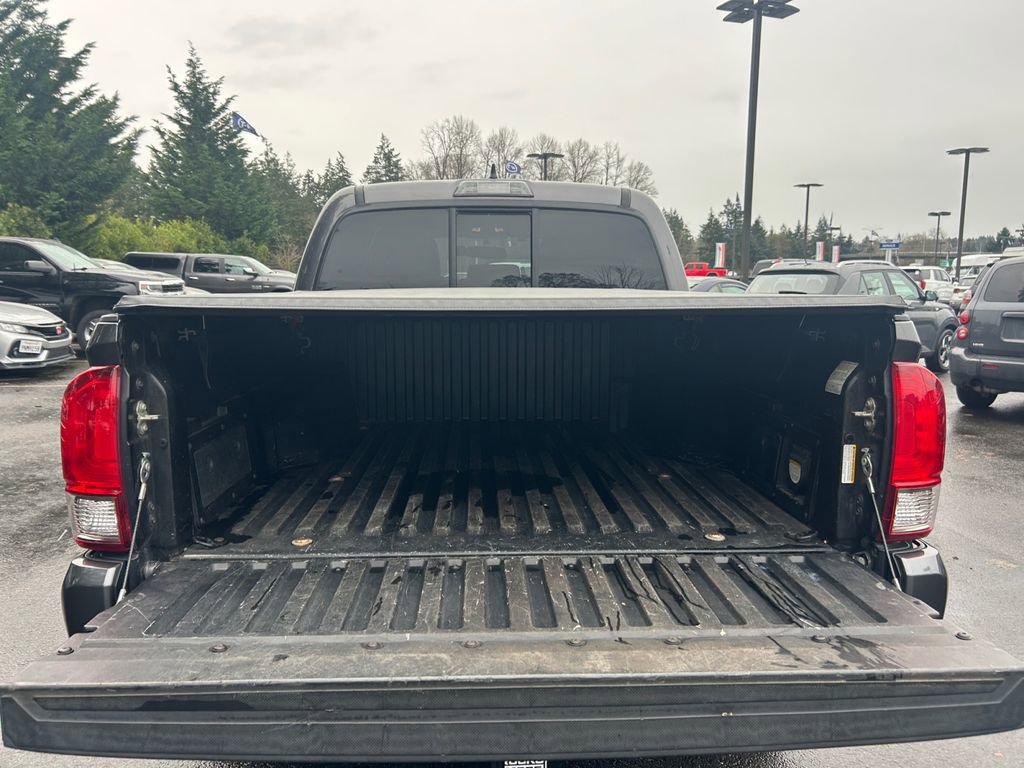 Used 2016 Toyota Tacoma TRD Sport w/ Towing Package image 24