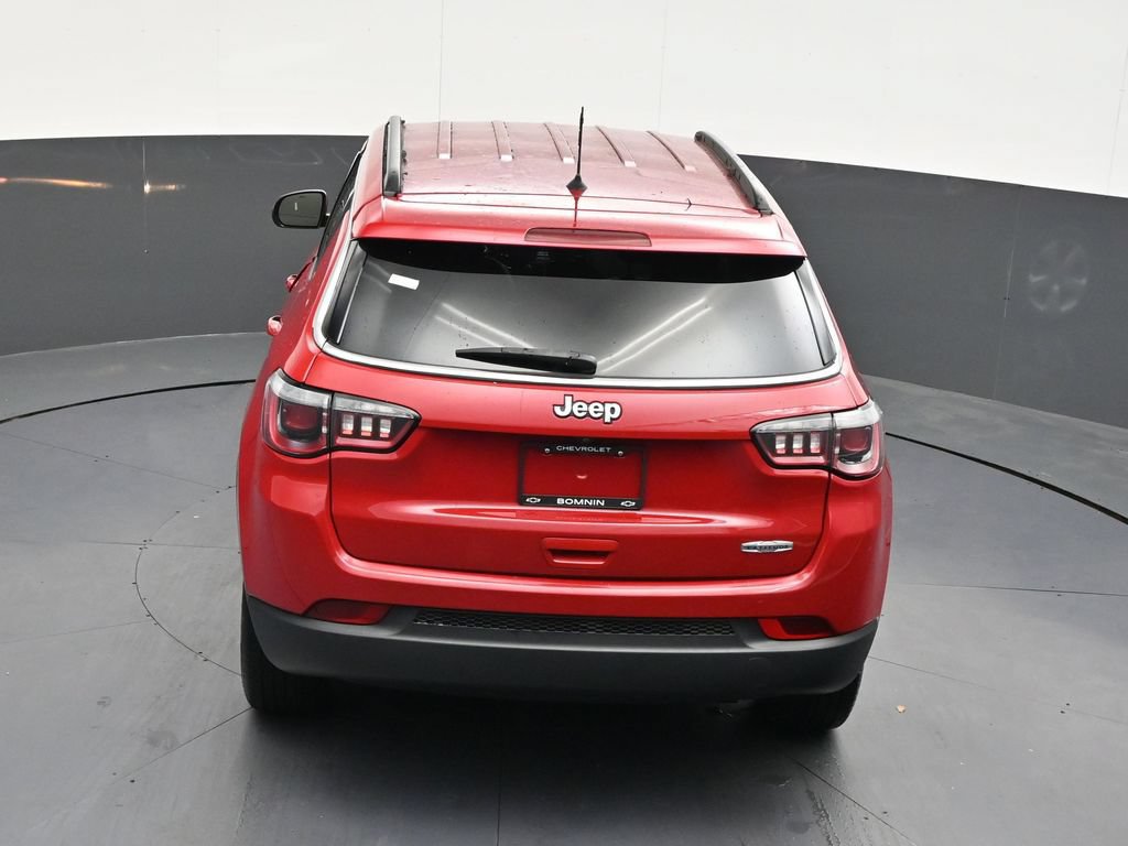 Used 2018 Jeep Compass Latitude FWD image 18