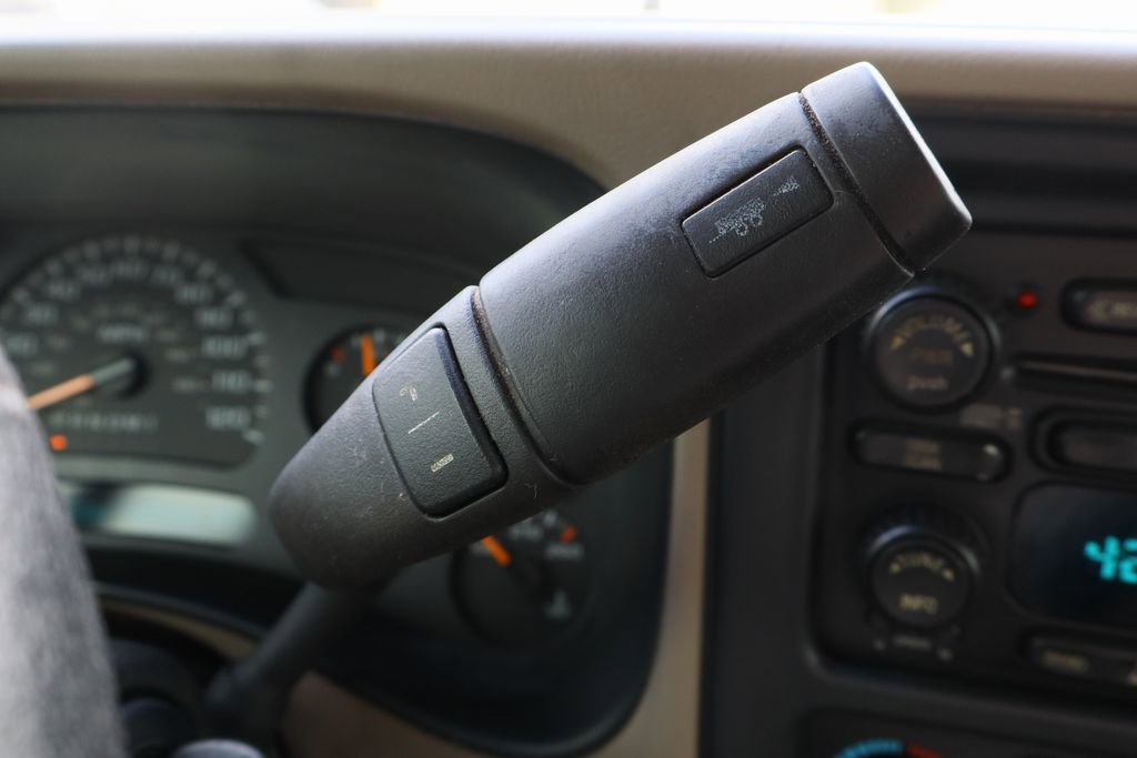 Used 2006 Chevrolet Silverado 2500 LT w/ Heavy-Duty Power Package image 19