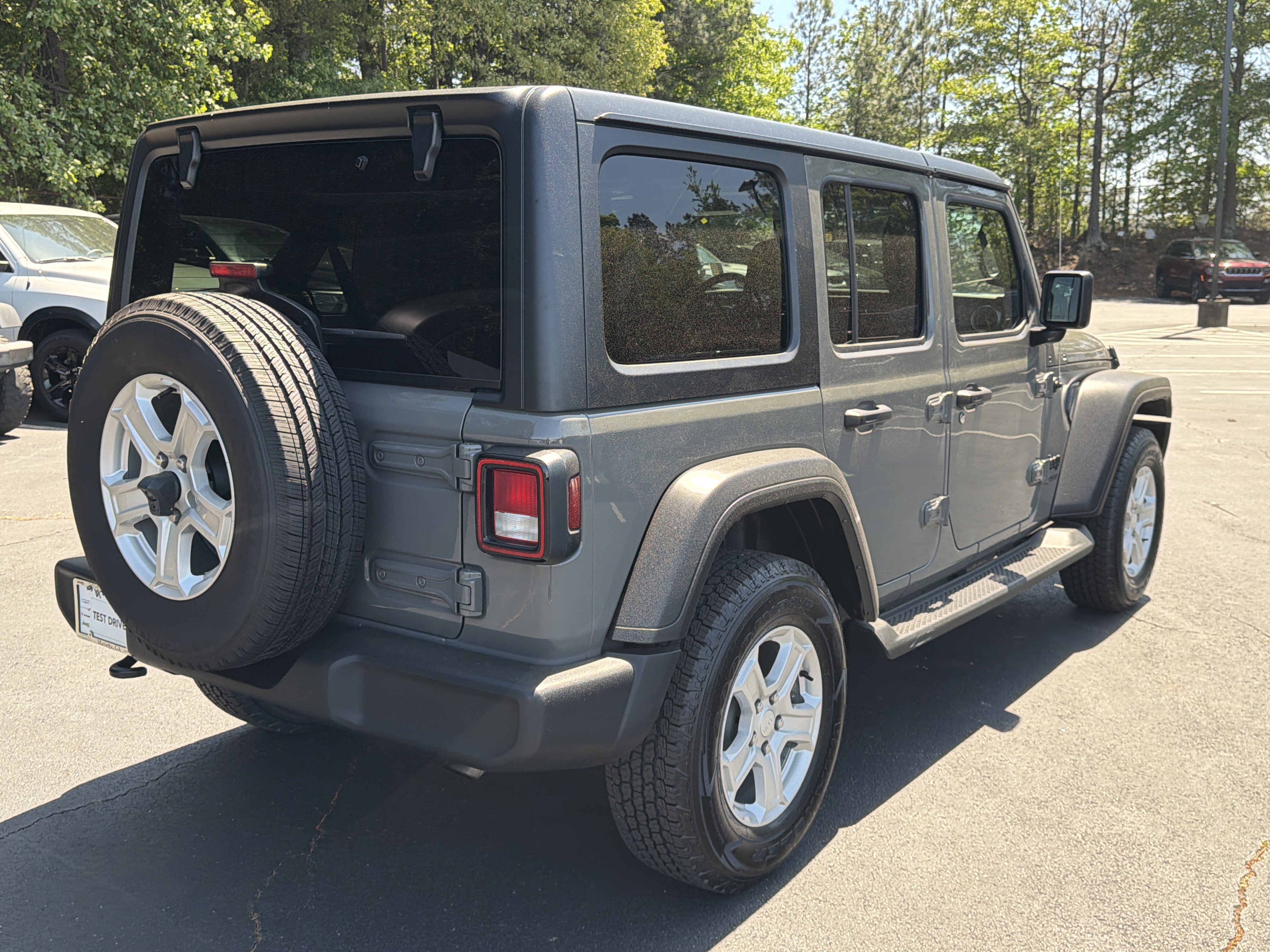 Used 2022 Jeep Wrangler Unlimited Sport AWD/4WD image 8