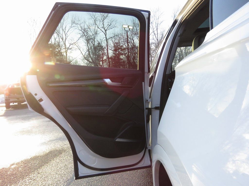 Used 2018 Audi Q5 2.0T Premium Plus w/ Premium Plus Package image 18