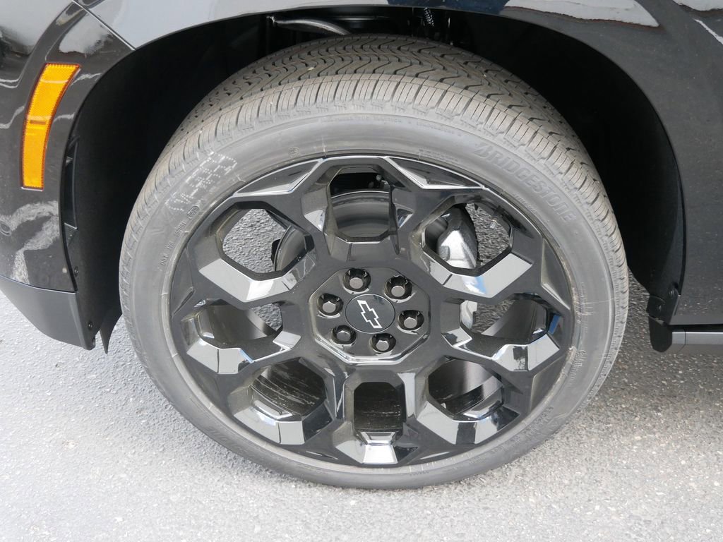 New 2026 Chevrolet Suburban High Country AWD/4WD image 13