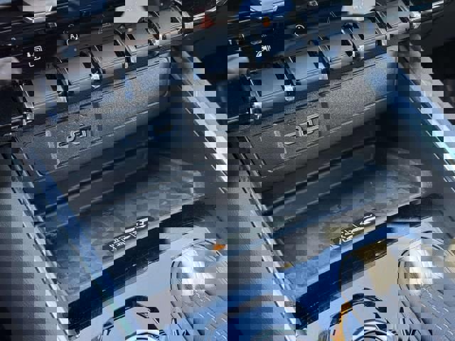 Used 2025 GMC Canyon AT4 w/ Technology Plus Package image 28