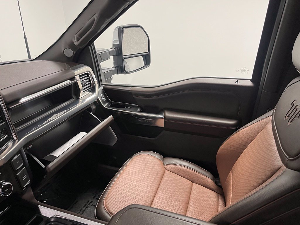 Used 2025 Ford F350 King Ranch AWD/4WD image 37