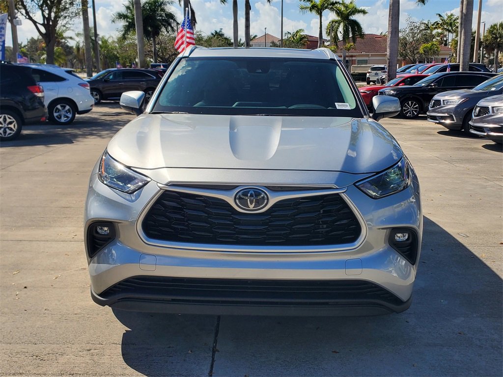 Used 2023 Toyota Highlander XLE video 2