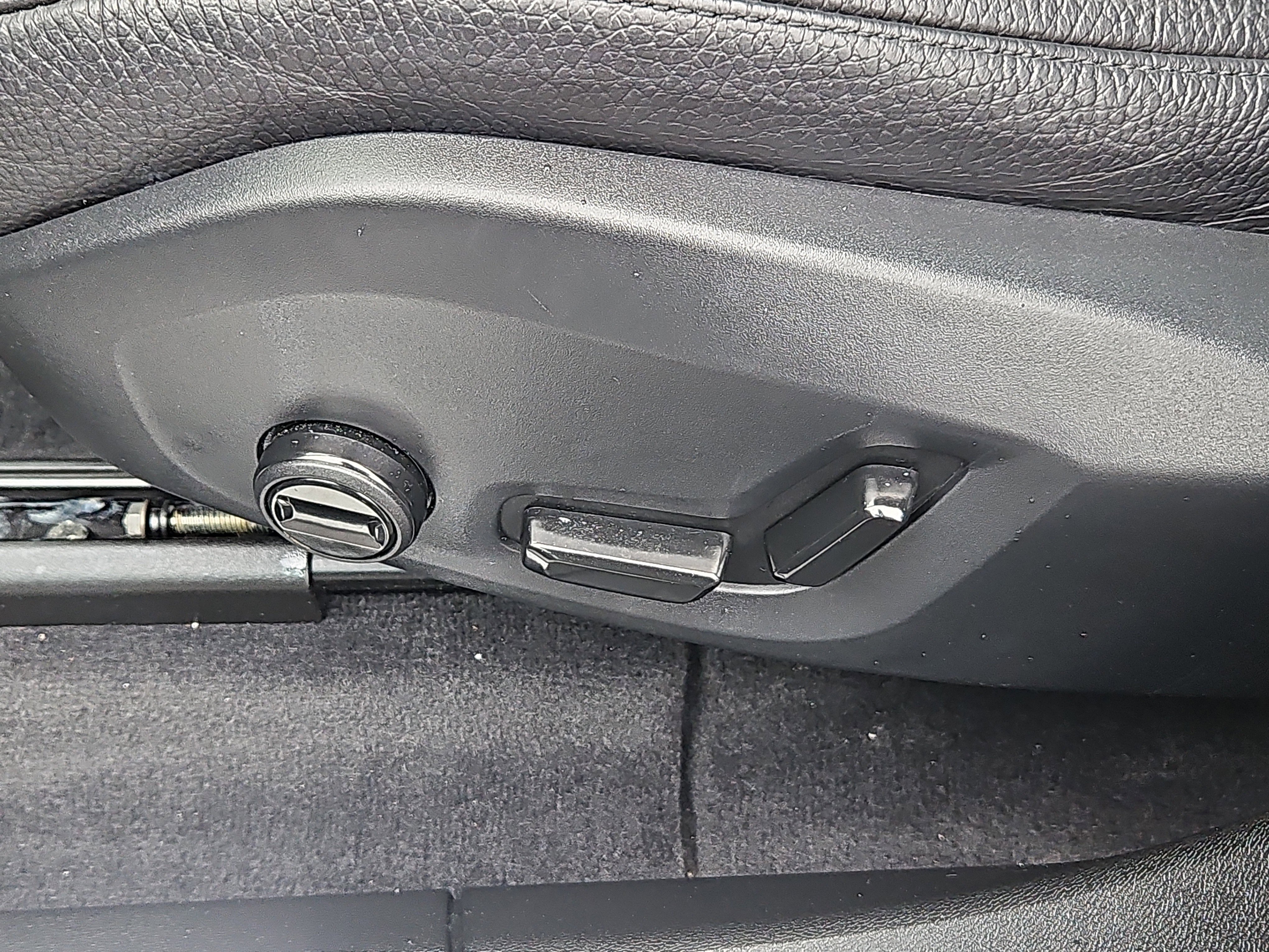 Used 2023 Volvo XC60 B5 Plus w/ Climate Package image 16