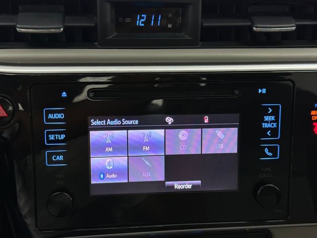 Used 2018 Toyota Corolla LE FWD image 16