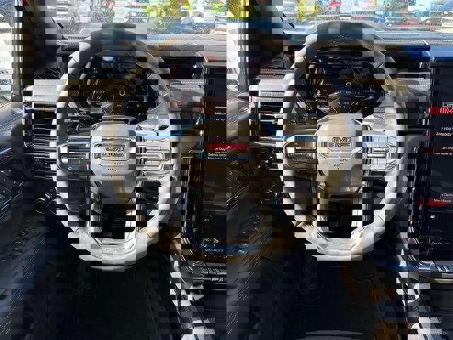 New 2026 GMC Yukon Elevation image 25