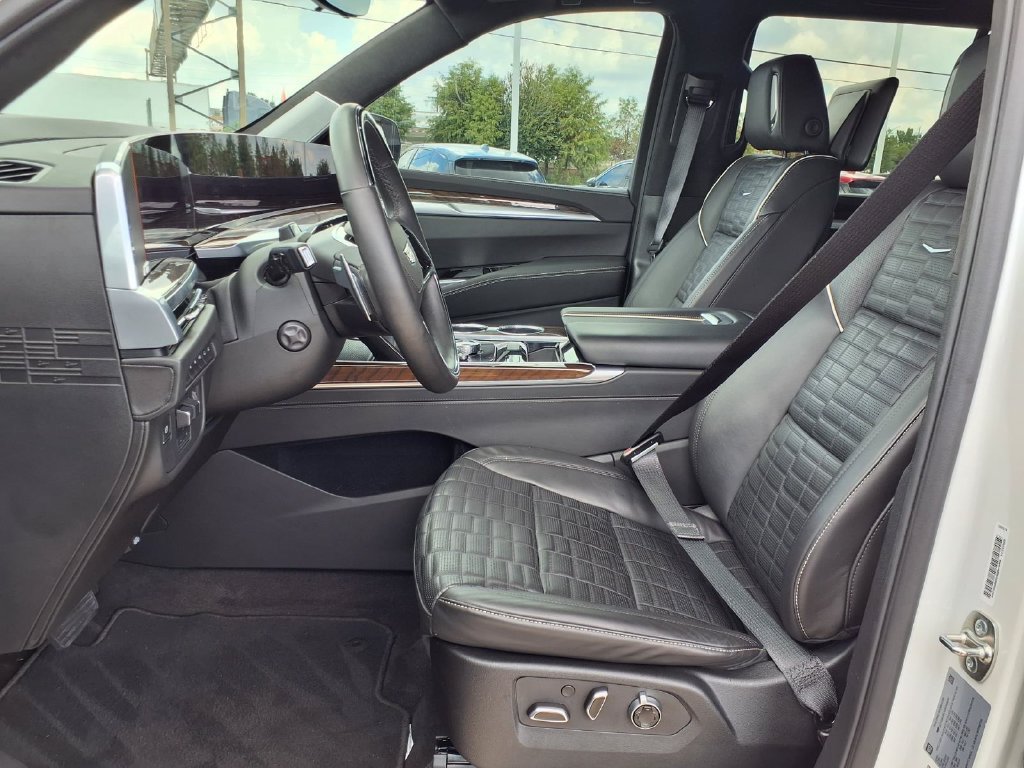 Used 2025 Cadillac Escalade Sport Platinum AWD/4WD image 26