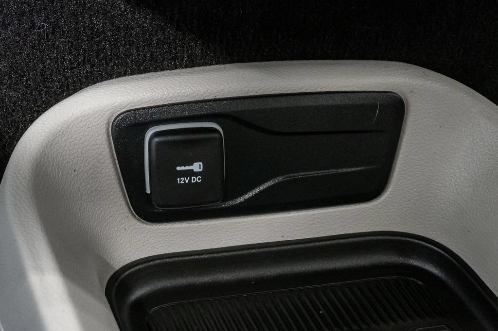 Used 2023 Chrysler Pacifica Touring-L FWD image 21