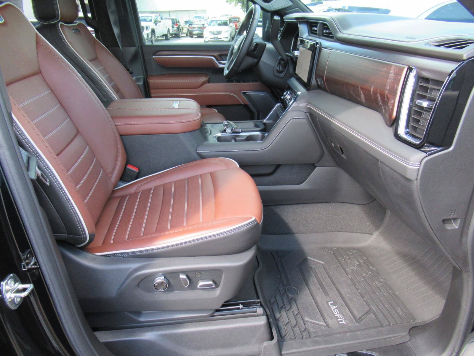 Used 2026 GMC Sierra 2500 Denali Ultimate w/ Max Trailering Package AWD/4WD image 14