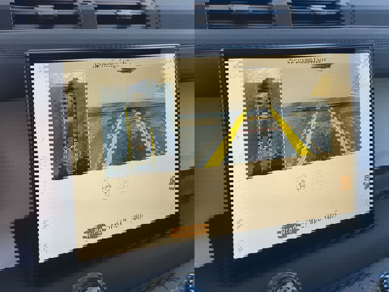 Used 2022 Land Rover Defender 110 X-Dynamic SE image 32