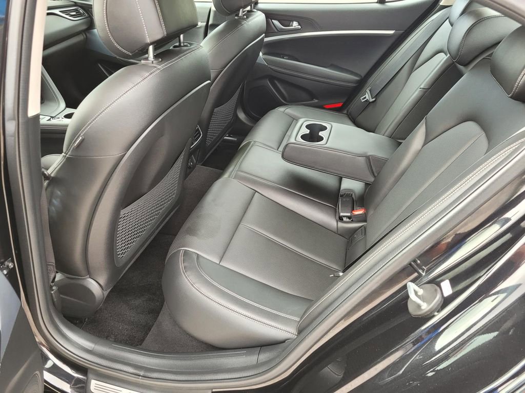 Used 2022 Genesis G70 2.0T image 13