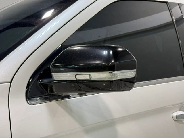Used 2018 Lincoln Navigator Select w/ Technology Package RWD image 10