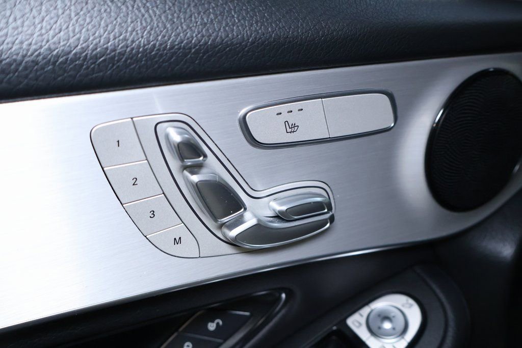 Used 2021 Mercedes-Benz GLC 300 4MATIC image 15