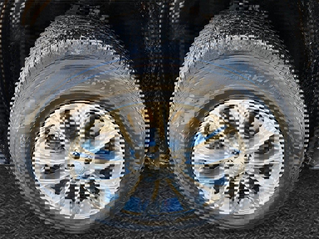 Used 2021 Jeep Cherokee Latitude Lux w/ Comfort/Convenience Group image 11