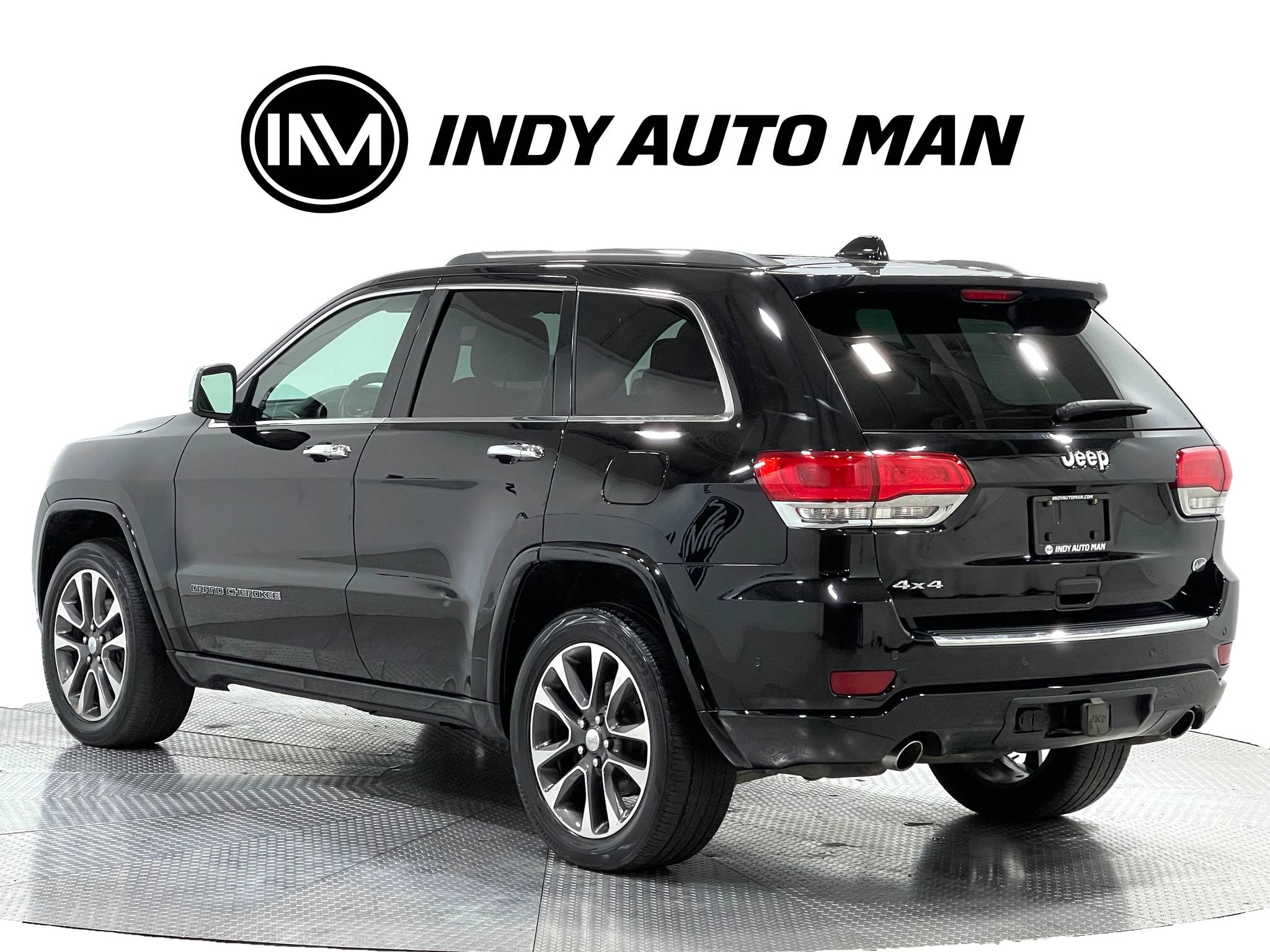 Used 2017 Jeep Grand Cherokee Overland w/ Jeep Active Safety Group AWD/4WD image 6