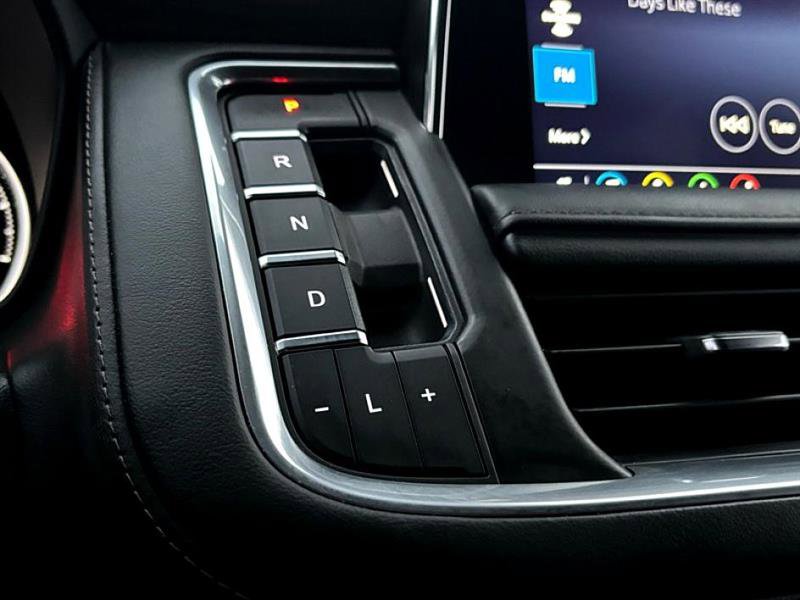 Used 2021 Chevrolet Suburban High Country w/ Premium Package image 18