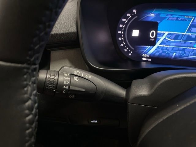 Used 2025 Volvo XC40 B5 Plus AWD/4WD image 43