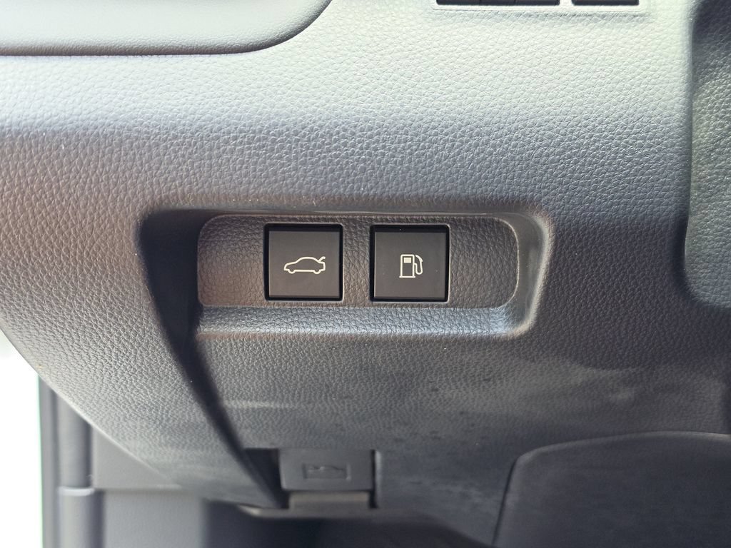 Used 2026 Toyota Crown AWD/4WD image 25