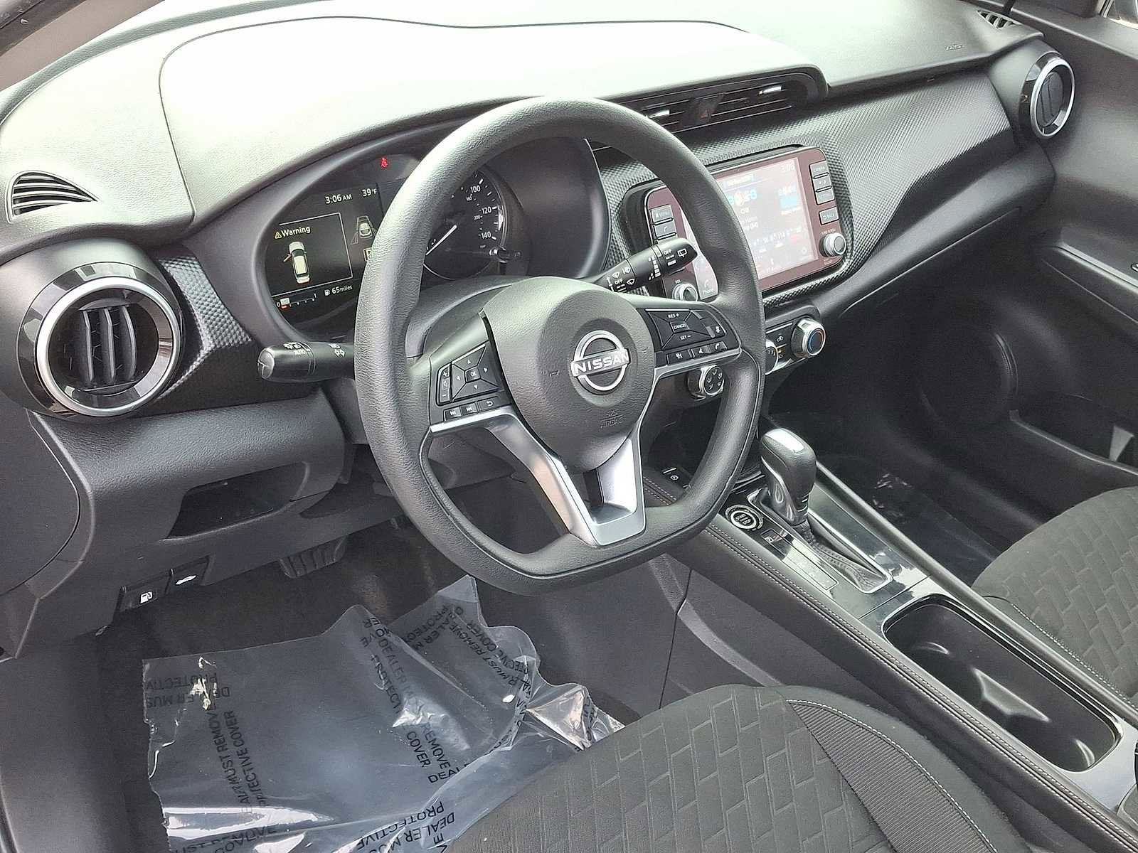 Used 2024 Nissan Kicks SV image 13