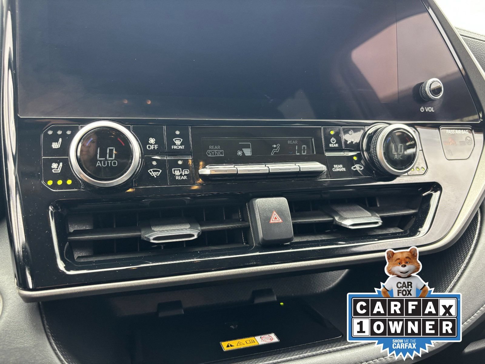 Used 2024 Toyota Highlander Limited FWD image 25
