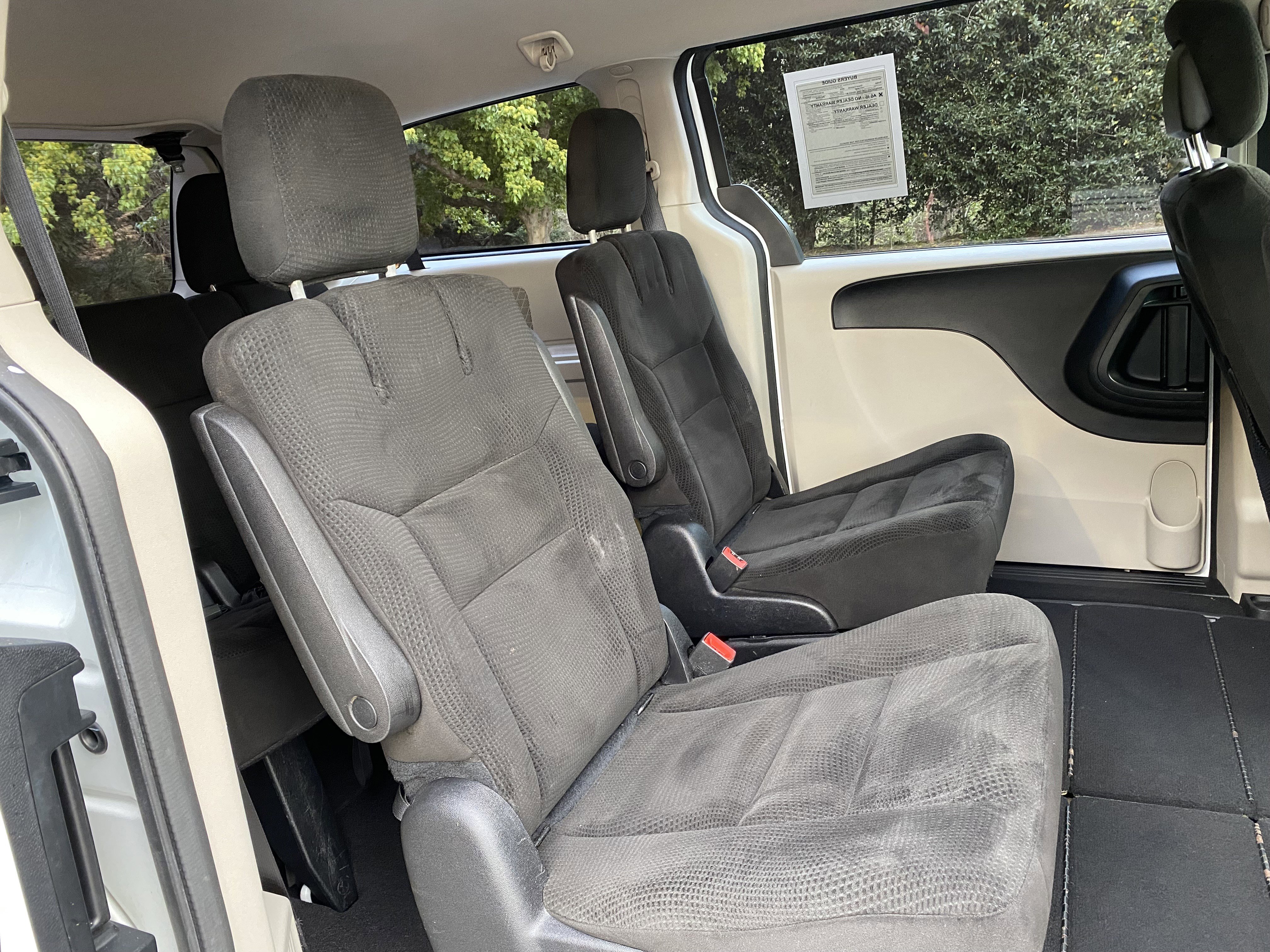 Used 2016 Dodge Grand Caravan American Value Package w/ UConnect Hands-Free Group image 33