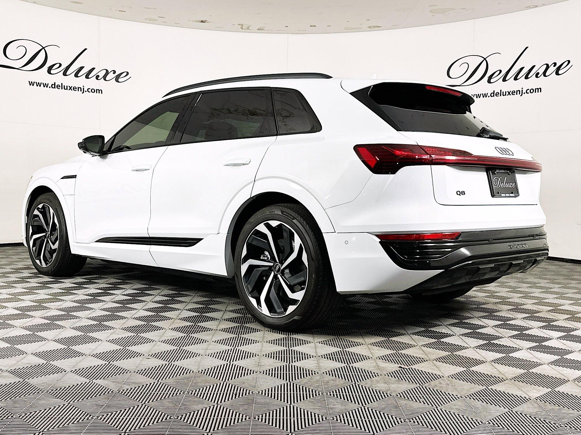 Used 2024 Audi Q8 e-tron Premium Plus w/ Premium Plus Package image 4