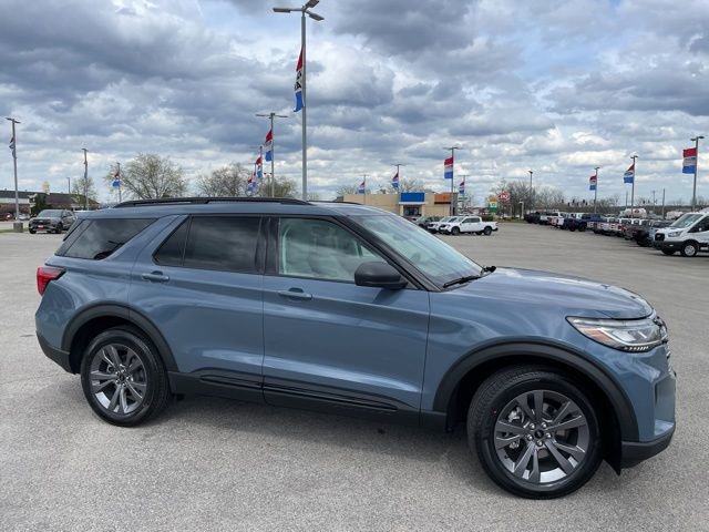 New 2026 Ford Explorer Active image 2