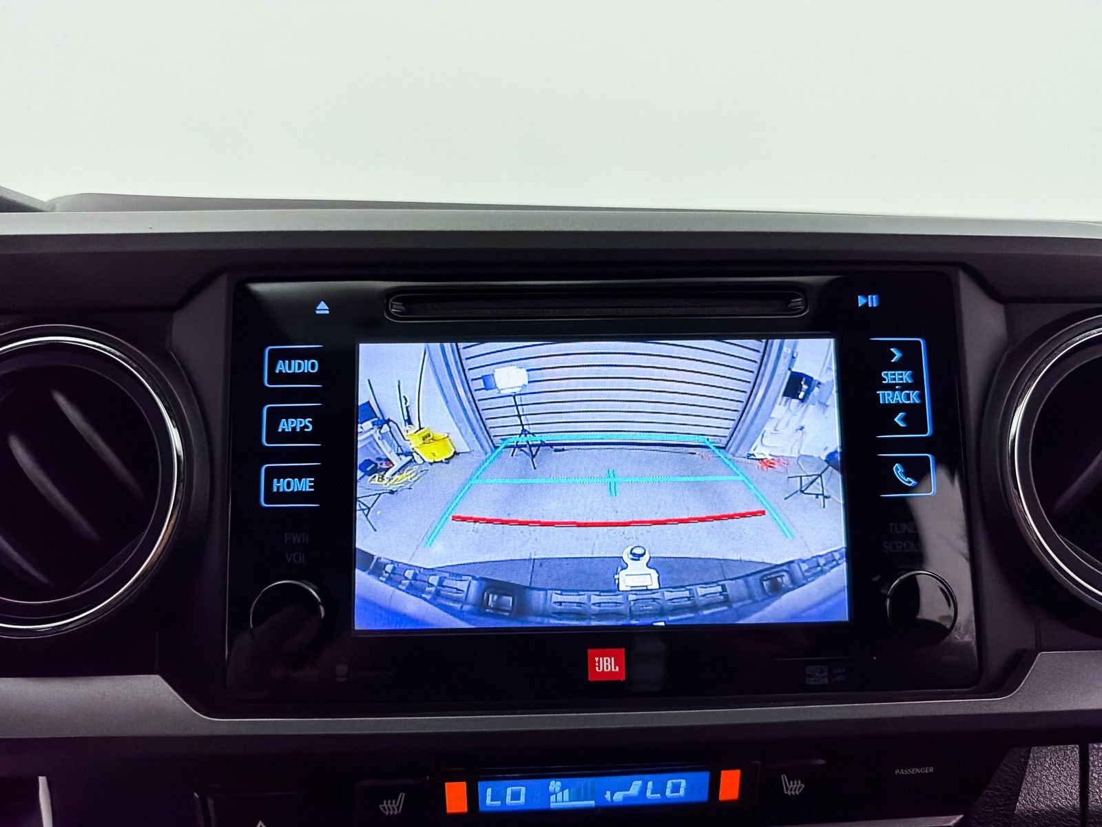 Used 2016 Toyota Tacoma TRD Sport image 8