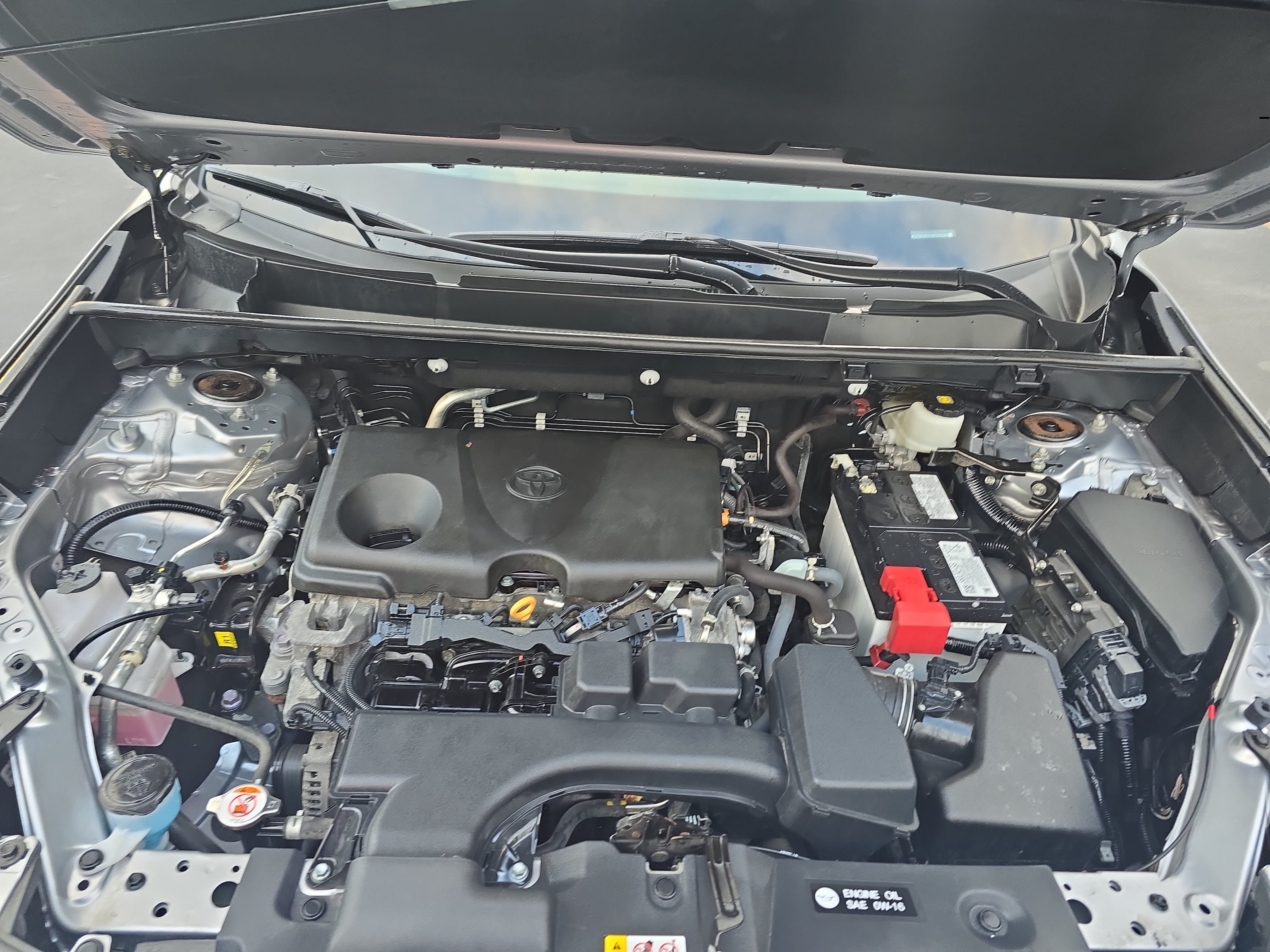 Used 2024 Toyota RAV4 XLE FWD image 31