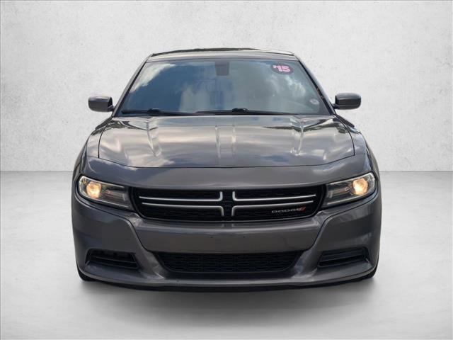 Used 2015 Dodge Charger SE w/ Sport Appearance Group image 2