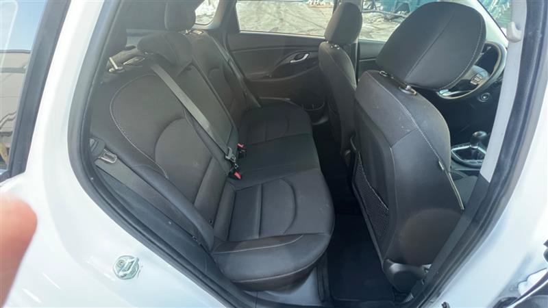 Used 2018 Hyundai Elantra GT FWD image 33