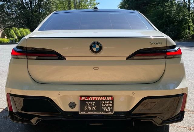Used 2023 BMW 740i w/ Parking Assistance Package RWD image 7