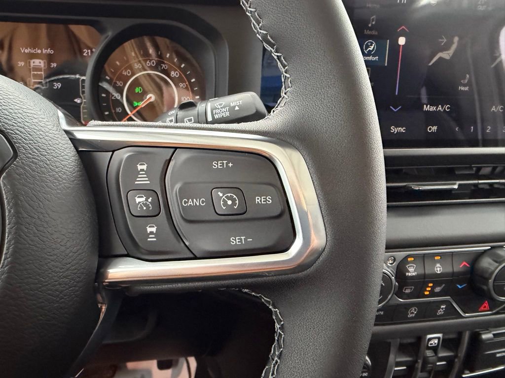 New 2026 Jeep Wrangler Unlimited Sahara AWD/4WD image 29