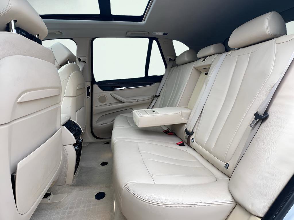 Used 2015 BMW X5 xDrive35d image 21