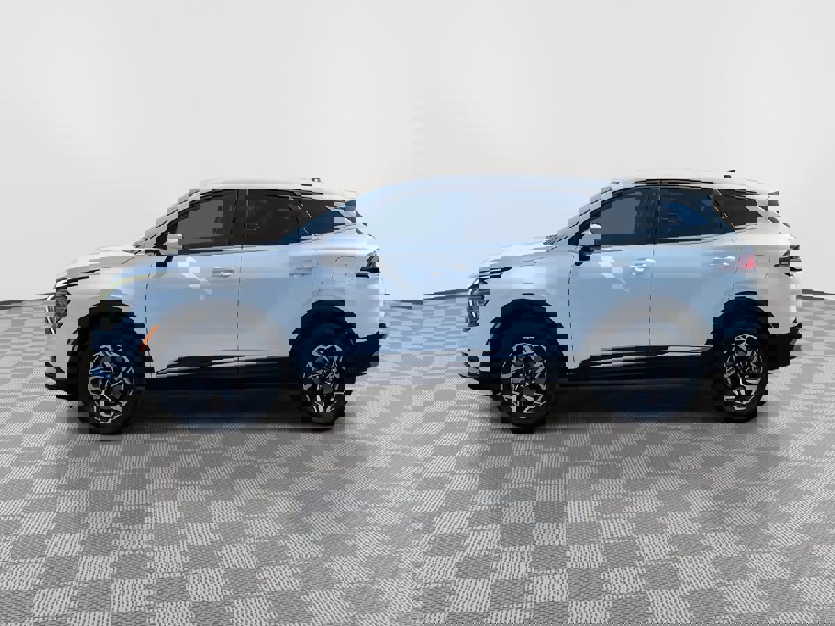 Used 2024 Kia Sportage LX image 4