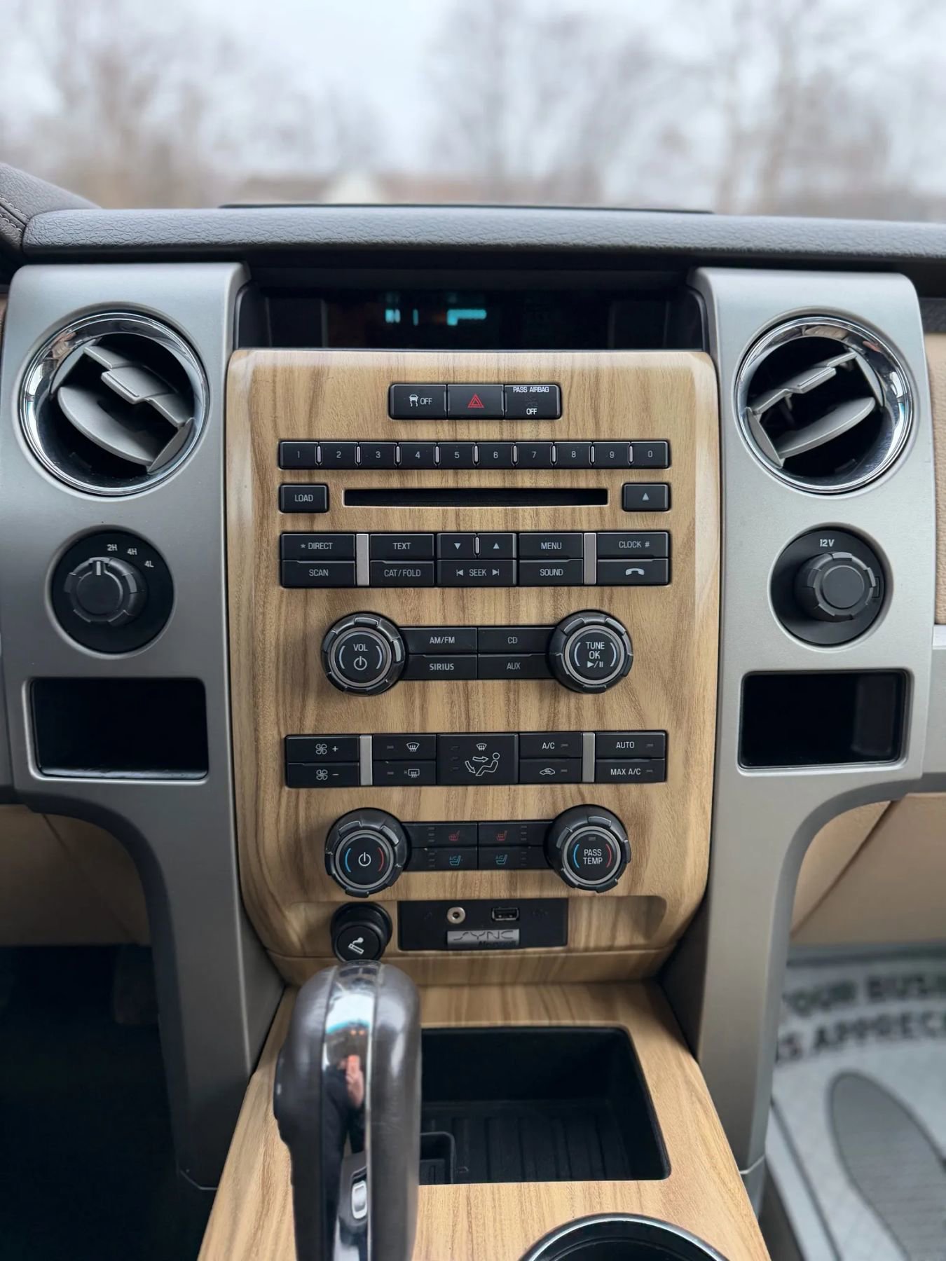 Used 2011 Ford F150 Lariat w/ Lariat Plus Pkg AWD/4WD image 13