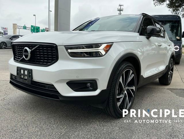 Used 2020 Volvo XC40 T5 R-Design w/ Protection Package Premier AWD/4WD image 4
