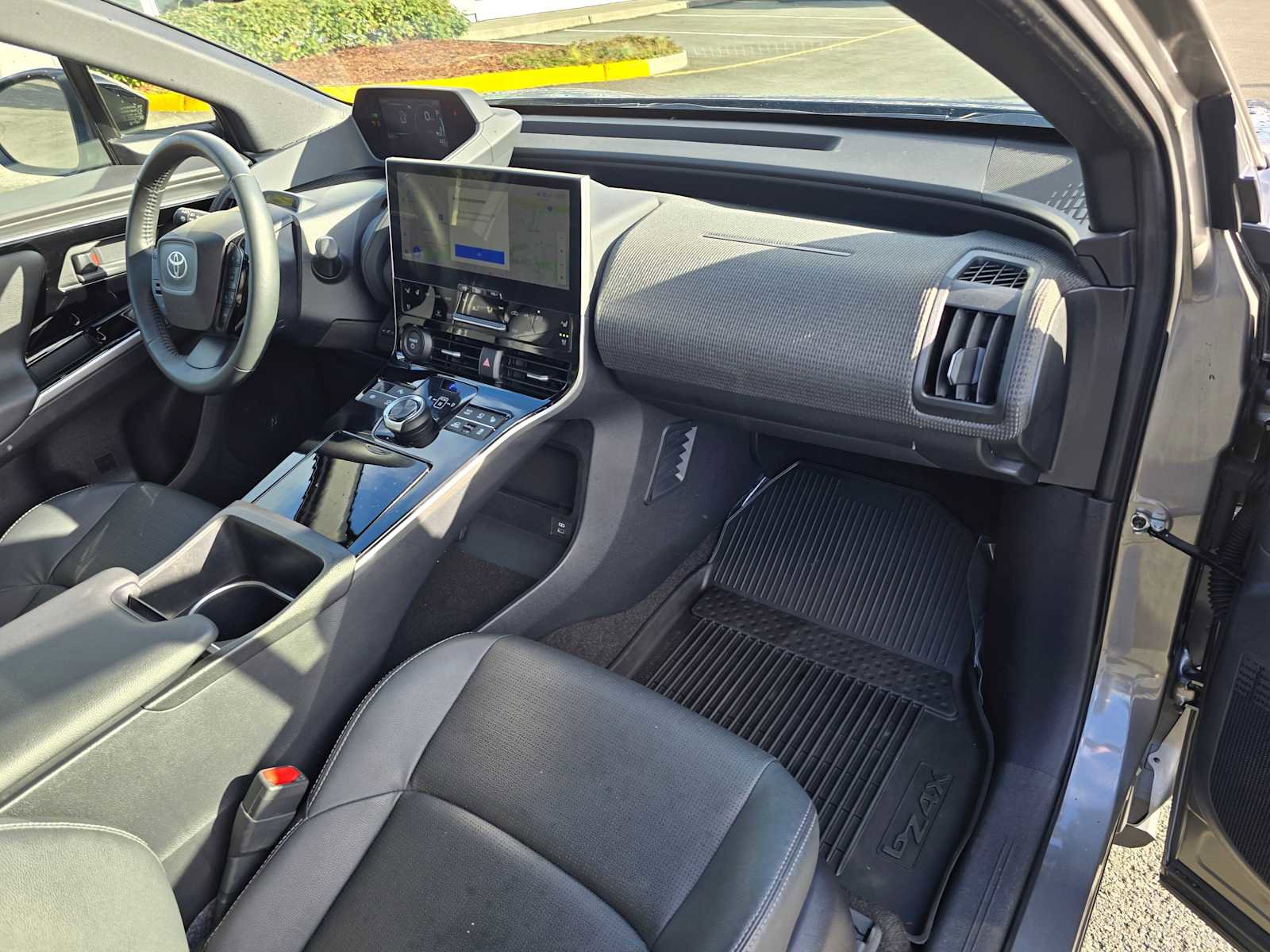 Used 2024 Toyota bZ4X Limited image 12