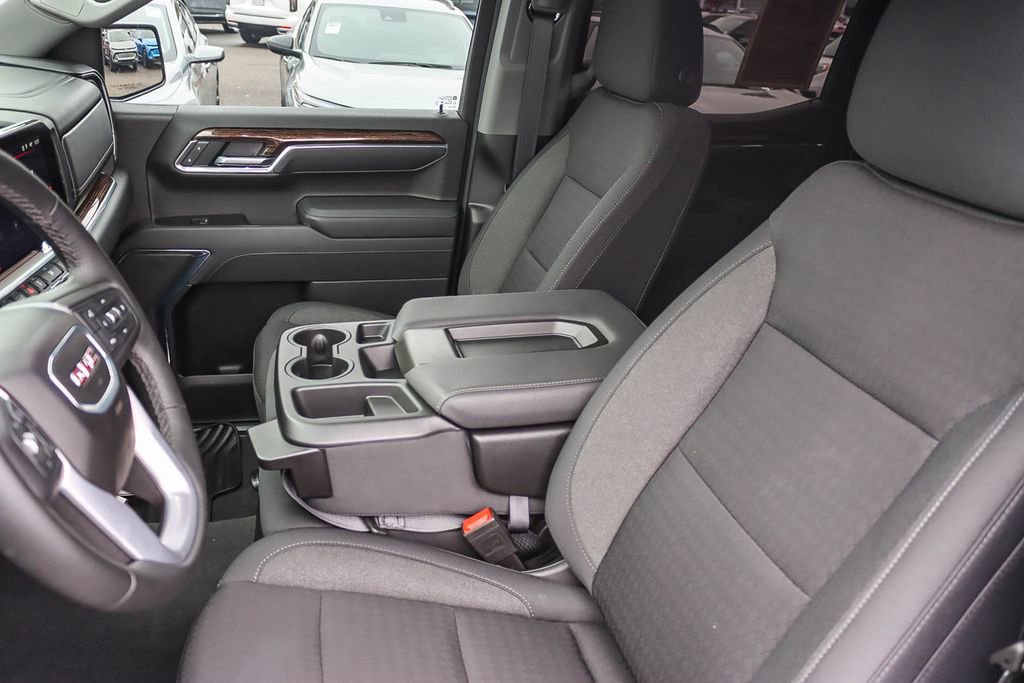 Used 2025 GMC Sierra 1500 Elevation image 40
