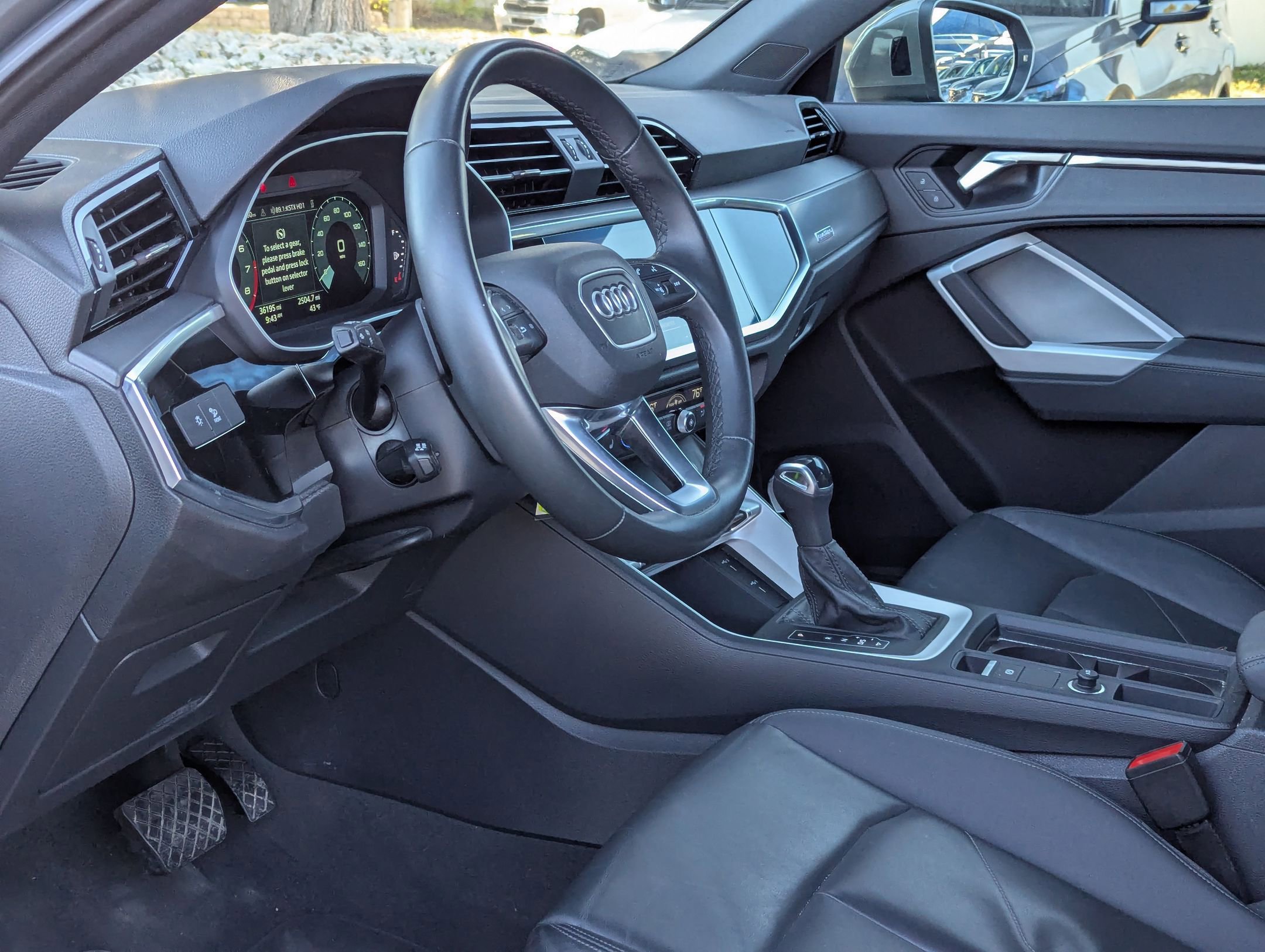 Used 2025 Audi Q3 2.0T Premium image 13