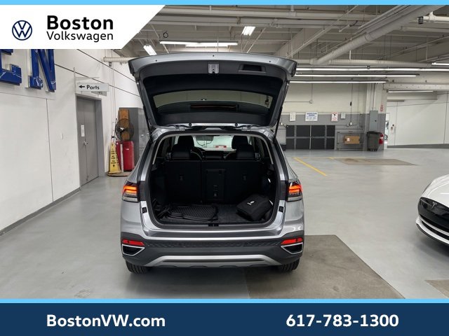 Used 2025 Volkswagen Taos SE w/ Panoramic Sunroof Package image 26