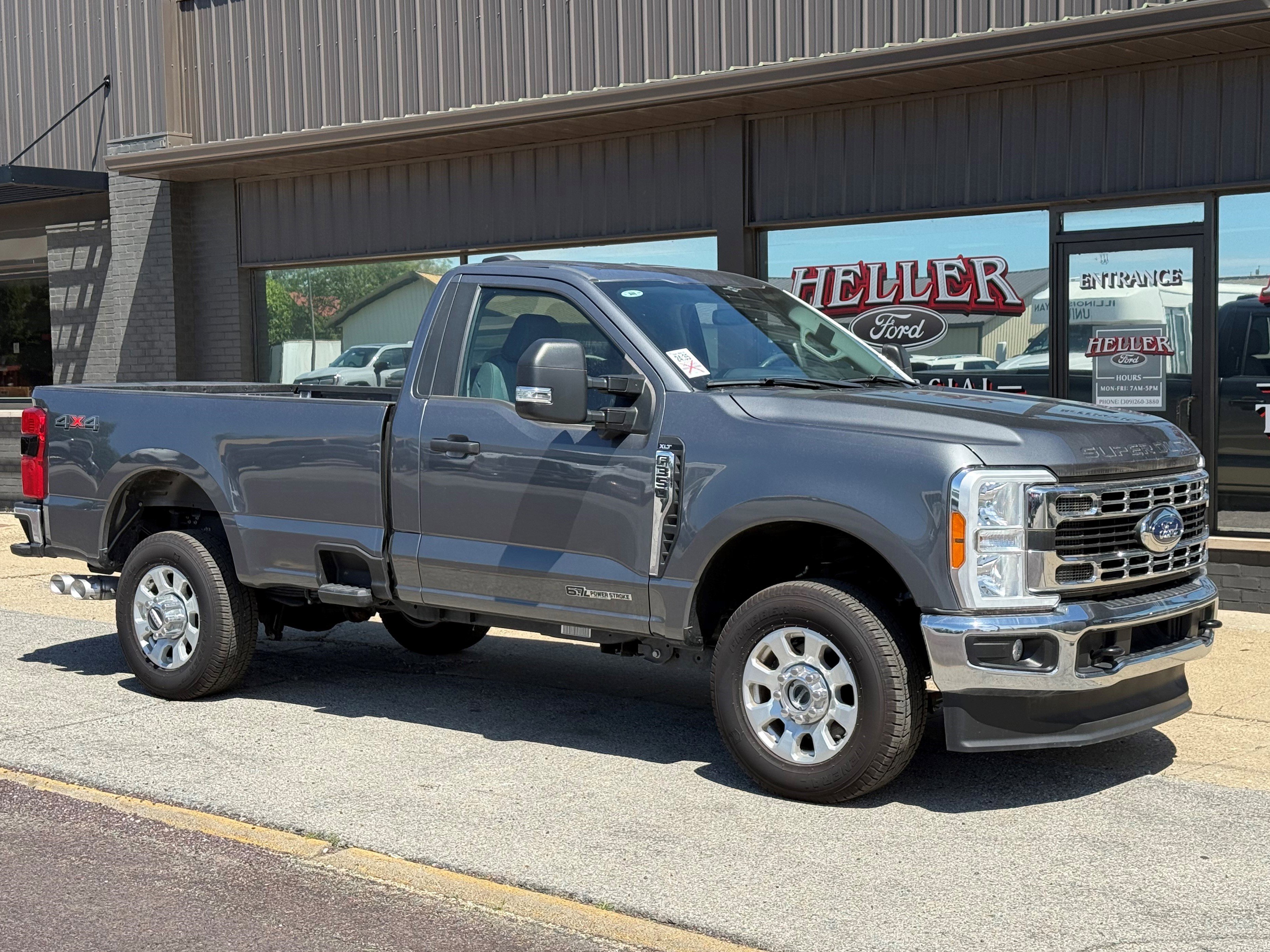 Used 2023 Ford F350 XLT w/ 360-Degree Camera Package AWD/4WD image 3