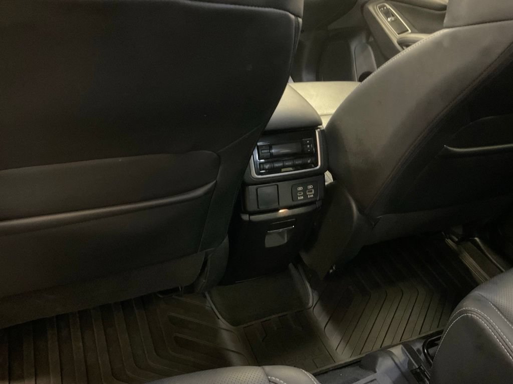 Used 2023 Subaru Ascent Limited w/ Popular Package #2A AWD/4WD image 28
