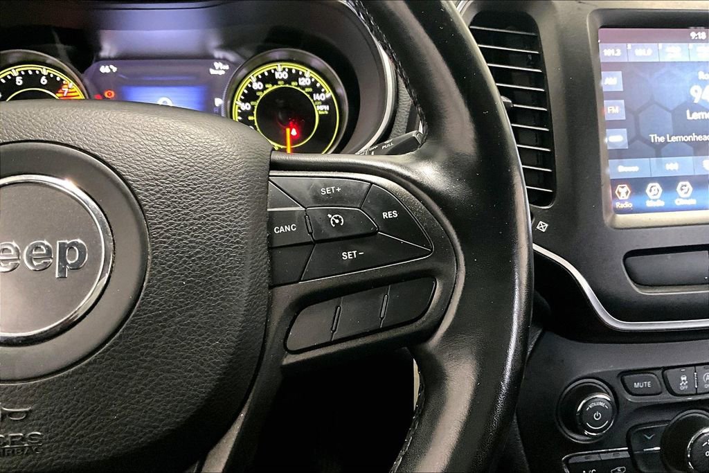 Used 2019 Jeep Cherokee Trailhawk w/ Cold Weather Group image 12