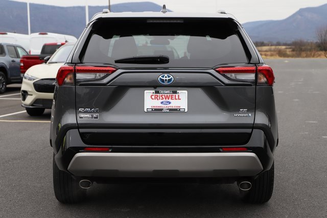 Used 2023 Toyota RAV4 SE image 4