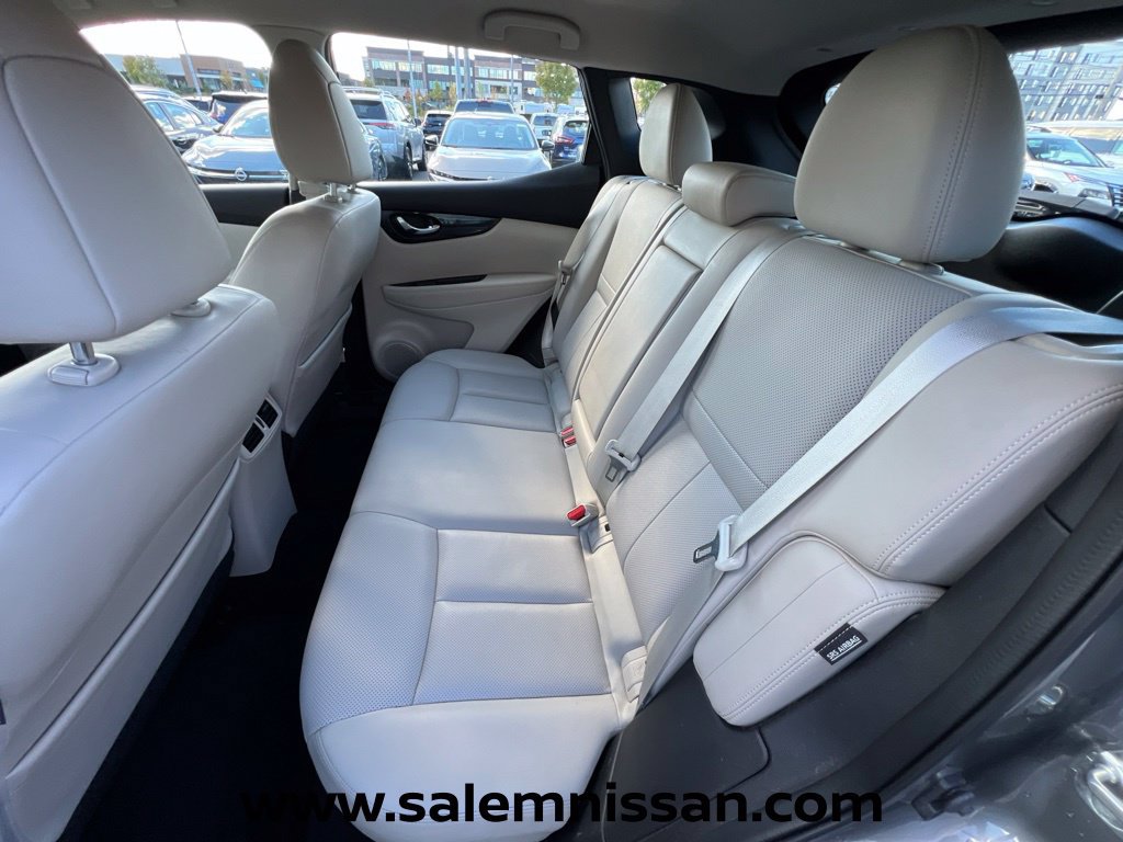 Used 2022 Nissan Rogue Sport SL AWD/4WD image 19