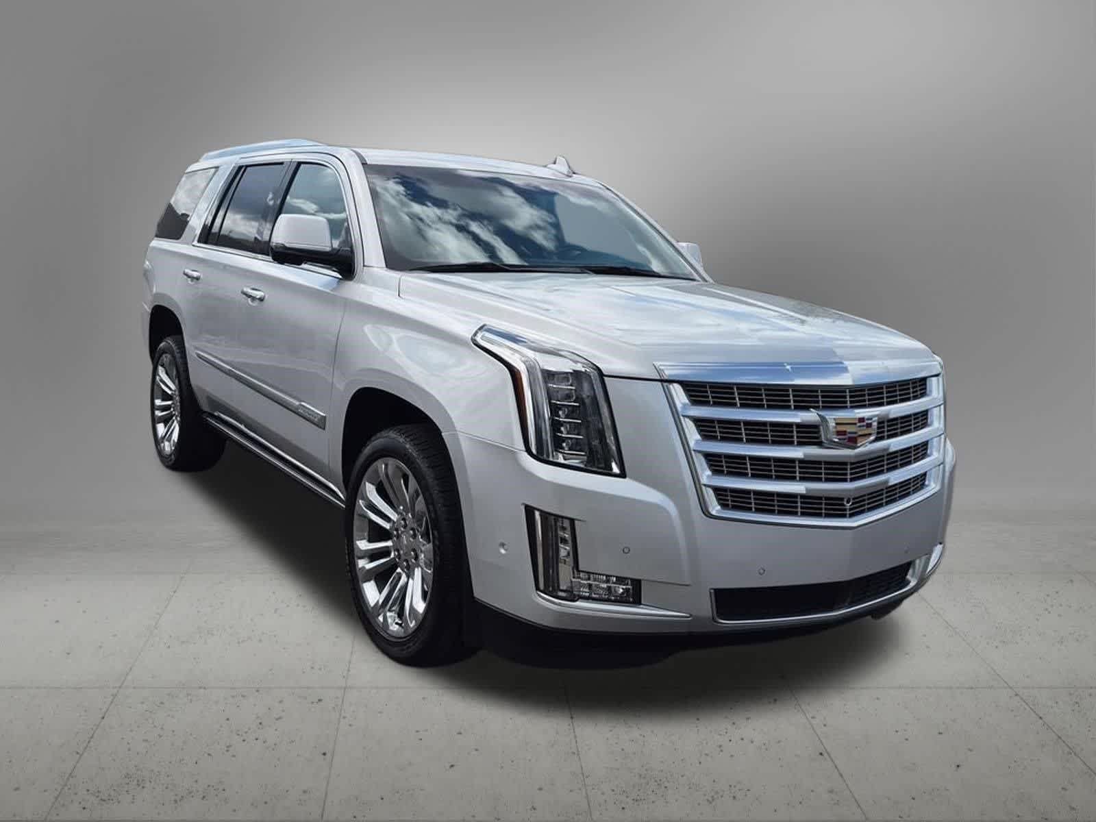 Used 2019 Cadillac Escalade Premium Luxury w/ LPO, Radiant Package AWD/4WD image 8