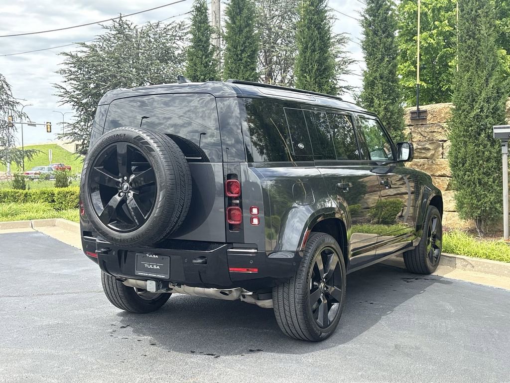 Certified 2024 Land Rover Defender 110 X-Dynamic SE AWD/4WD image 5